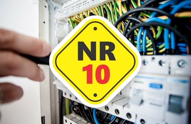 Reciclagem NR 10 – Norma Regulamentadora: Segurança em Instalações e Serviços em Eletricidade - 8h (on line - ao vivo)
